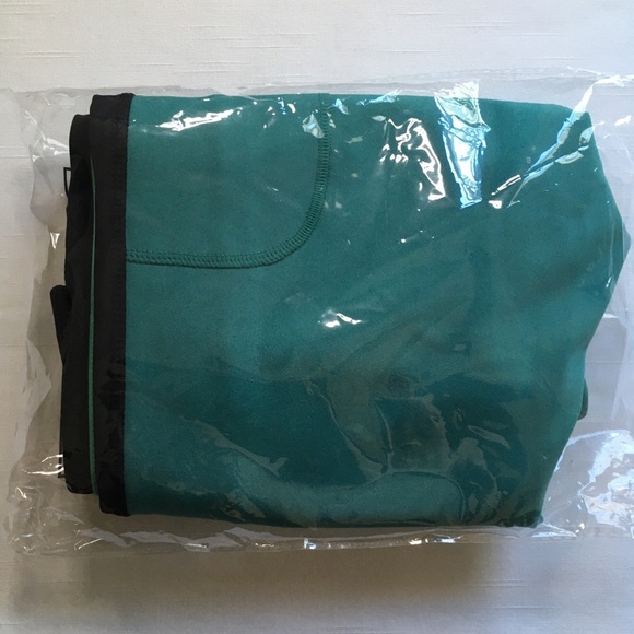 POP Fit Leggings With Pockets! - Picture 3 of 11